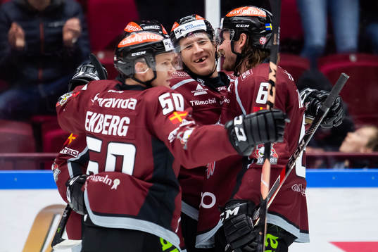 Malmö Redhawks Emil Sylvegård jublar