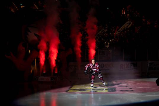 Malmö Redhawks Emil Sylvegård  gör entré
