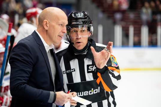 Timrås tränare Fredrik Andersson och Domare Morgan