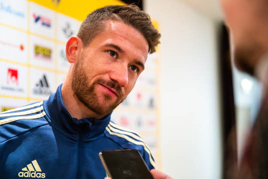 Marcus Rohden blir intervjuad i