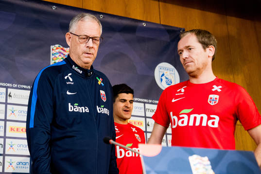 Lars Lagerbäck, head coach, Tarik Elyounoussi of Norway