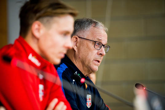 Stefan Johansen and Lars Lagerbäck, head coach of Norway