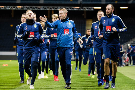 Sebastian Larsson, Performance Manager Paul Balsom and
