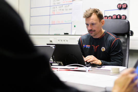 Frölundas assisterande tränare Kristofer Näslund innan