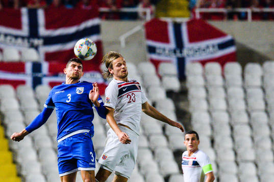 Nicholas Ioannou of Cyprus in a duel with Iver Fossum and