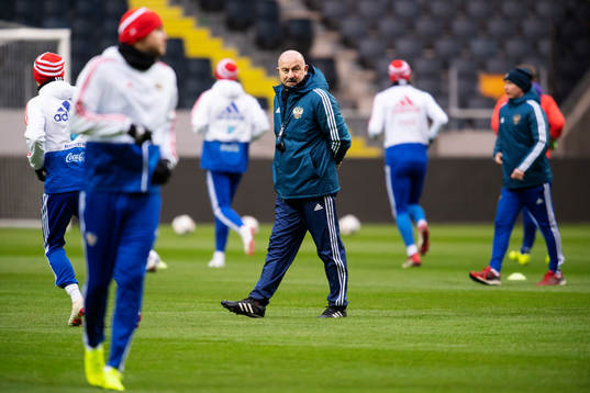 Head coach Stanislav Cherchesov of Russia
