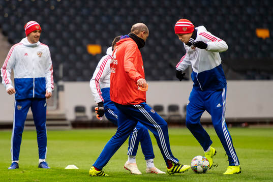 Artem Dzyuba of Russia