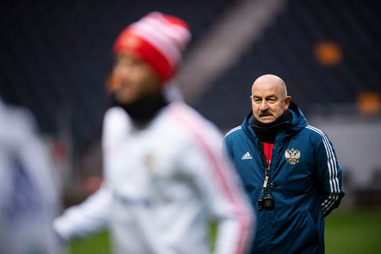 Head coach Stanislav Cherchesov of Russia
