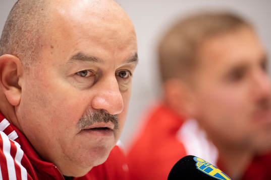 Head coach Stanislav Cherchesov of Russia