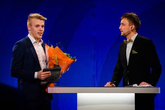 Norrköpings målvakt Isak Pettersson motar utmärkelsen