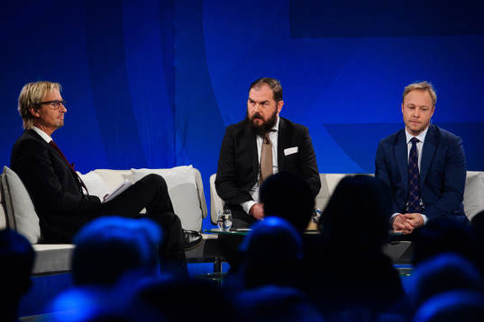 Cmores Patrik Westberg med experter Alexander Axén och