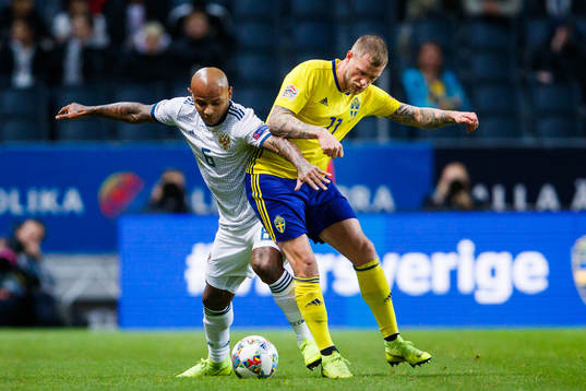Ari of Russia and John Guidetti of Sweden