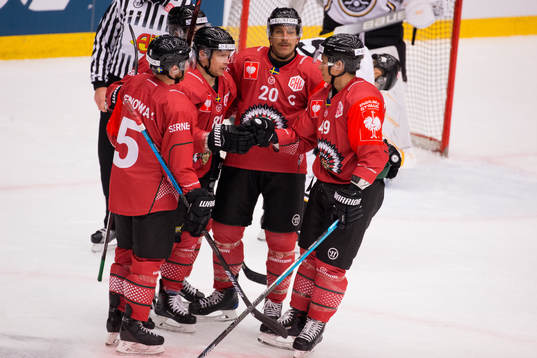 Ryan Lasch of Frölunda celebrates scoring 2-3