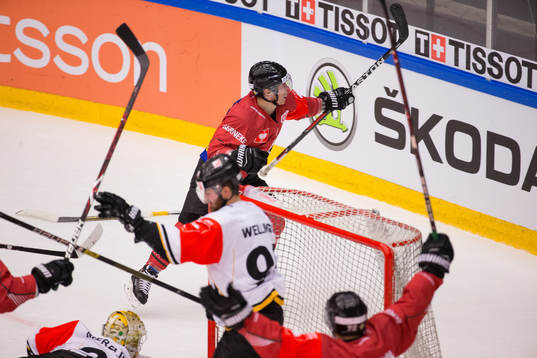 Ryan Lasch of Frölunda celebrates scoring 5-4