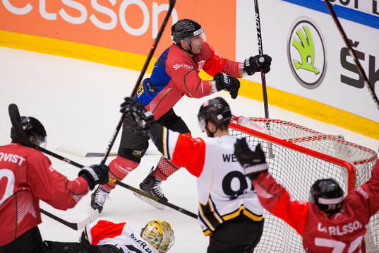Ryan Lasch of Frölunda celebrates scoring 5-4