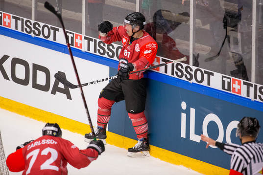 Ryan Lasch of Frölunda celebrates scoring 5-4