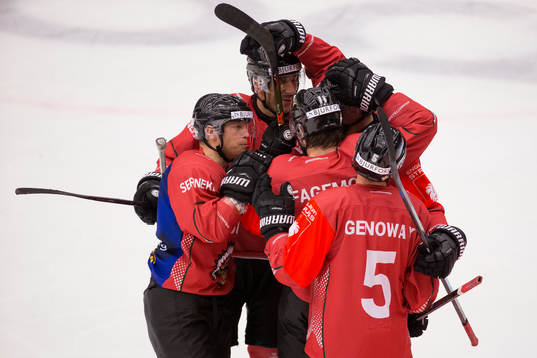Linus Fagemo celebrates scoring 4-4 with team mates Joel