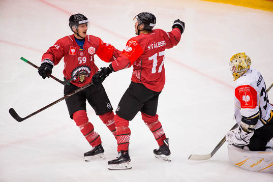 Sebastian Stålberg of Frölunda celebrates scoring 3-3