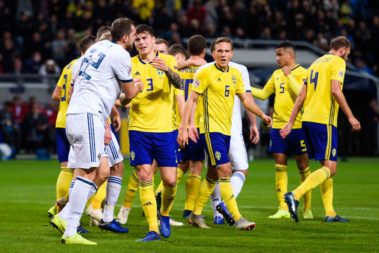 Victor Nilsson Lindelöf of Sweden speaks to Vladislav