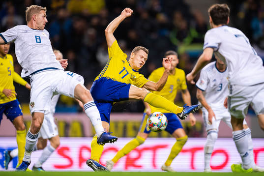 Iury Gazinsky of Russia and Viktor Claesson of Sweden