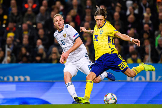 Iury Gazinsky of Russia and Kristoffer Olsson of Sweden