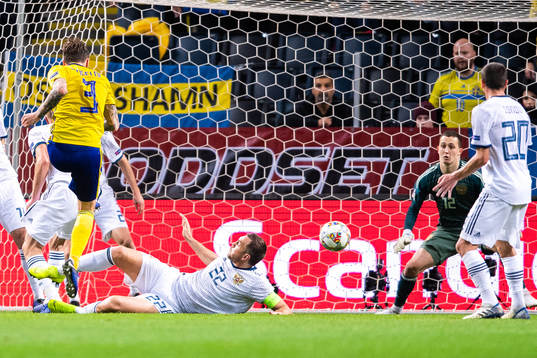 Victor Nilsson Lindelöf of Sweden scores 1-o