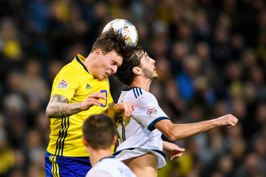 Victor Nilsson Lindelöf of Sweden and Ruslan Kambolov of