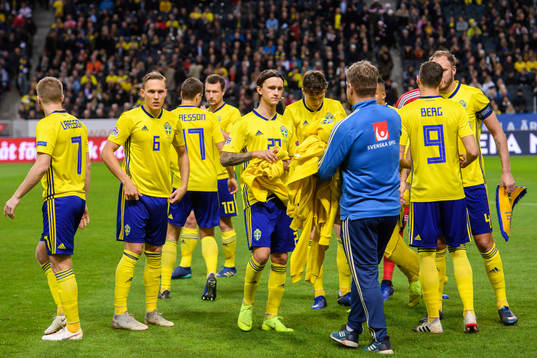 The players of Sweden prior to the Nations League football