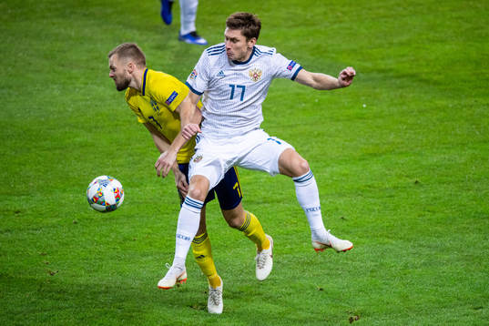 Sebastian Larsson of Sweden and Kirill Nababkin of Russia