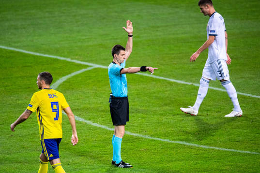Referee Benoit Bastien