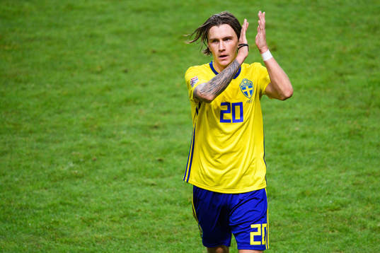 Kristoffer Olsson of Sweden thank the supporters while