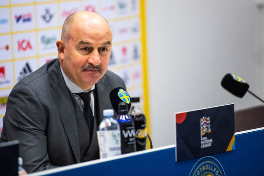 Head coach Stanislav Cherchesov of Russia