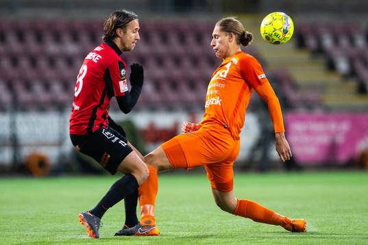 Brommapojkarnas Anders Bååth och AFC Eskilstunas Felix