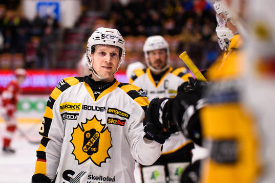 Skellefteås Mathis Olimb jublar