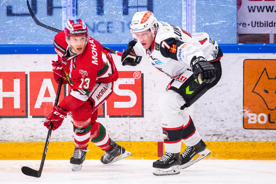 Moras Emil Bejmo och Malmö Redhawks Niclas Lundgren