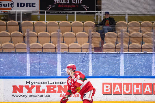 Tomma läktare i Jalas Arena
