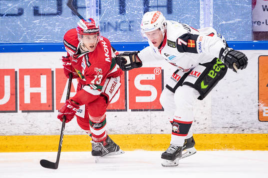 Moras Emil Bejmo och Malmö Redhawks Niclas Lundgren