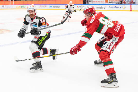 Malmö Redhawks Jens Olsson och Moras Sebastian Hartmann