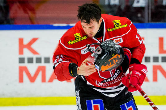 Örebros Aaron Palushaj blöder och deppar