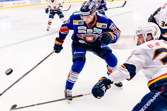 Växjös Filip Cederqvist och Djurgårdens Linus Hultström