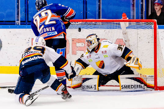 Växjös Janne Pesonen avgör matchen med sitt 4-3 mål