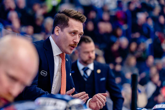 Växjös tränare Sam Hallam