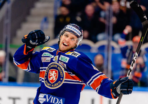 Växjös Peter Andersson jublar