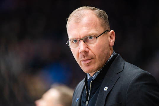 s tränare Johan Lindbom