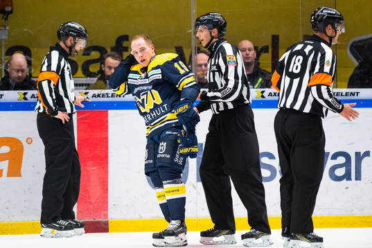 s Filip Sandberg visas ut