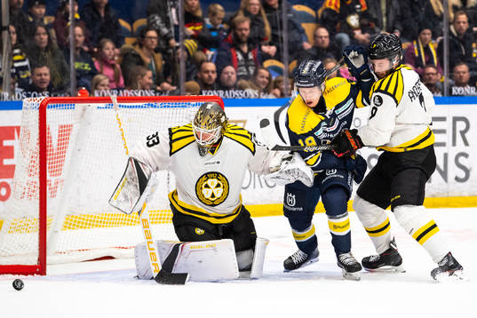 Brynäs målvakt Tomi Karhunen och Niclas Andersén