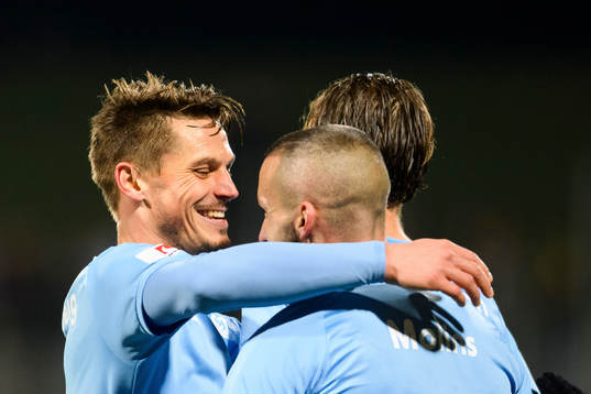 Malmö FFs Markus Rosenberg jublar med Guillermo Molins