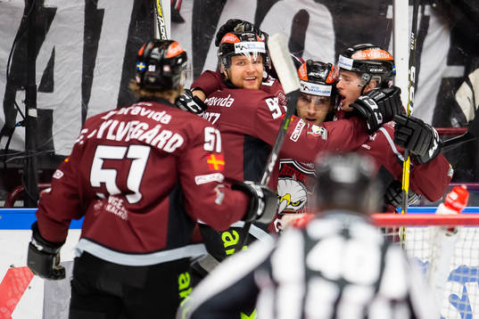 Malmö Redhawks Konstantin Komarek jublar
