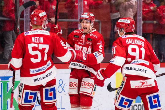 Timrås Rickard Palmberg (mitten) jublar
