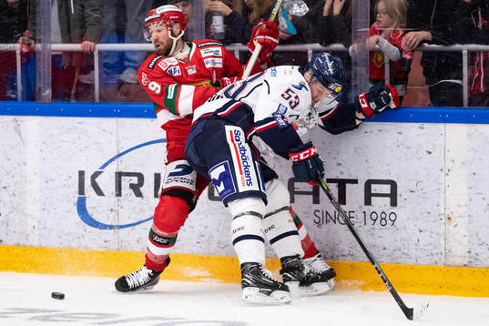 Moras Andrew Rowe och Linköpings Eddie Larsson